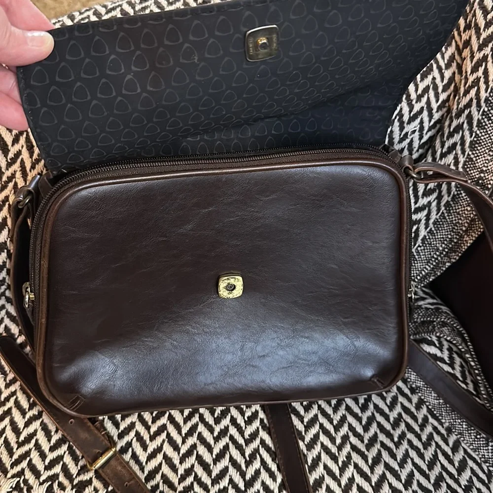 90’s Style VTG »Liz Claiborne» Chocolate Genuine Leather Crossover Shoulder Bag - Picture 4 of 16